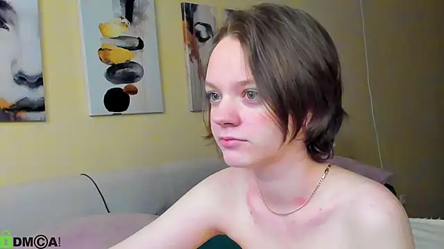 Olivia Riesz online show from May 2, 2026, 1:11 am