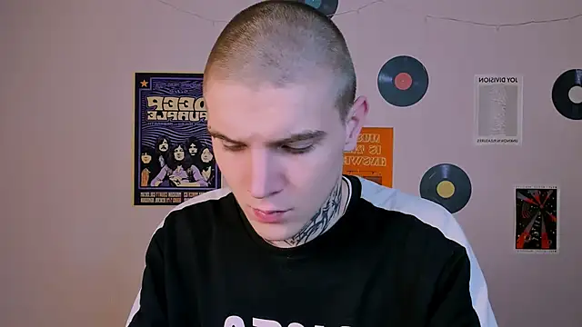 drew soft  online show from December 5, 2025, 7:55 pm