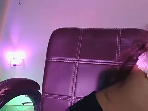 cute mahira online show from April 22, 2026, 6:04 pm