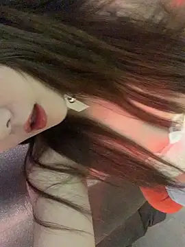 boniu-mimi online show from December 18, 2025, 3:55 am