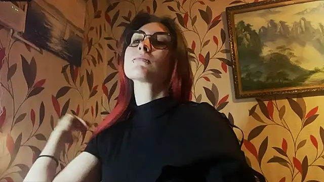 Snapshot of MangledShale chatting on December 3, 2025, 6:57 am MangledShale online show from December 3, 2025, 6:57 am