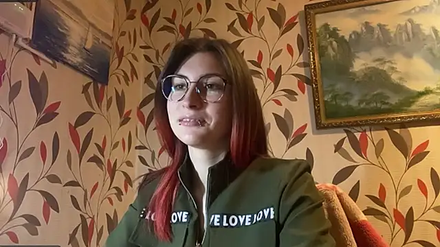 Snapshot of MangledShale chatting on December 4, 2025, 7:07 am MangledShale online show from December 4, 2025, 7:07 am