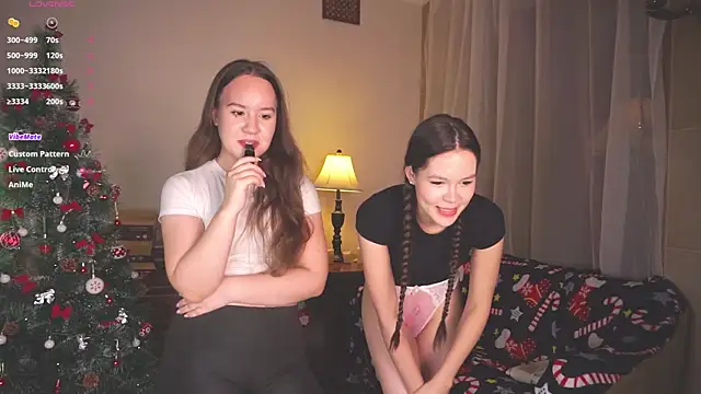 Snapshot of VirginiaRowe chatting on December 4, 2025, 1:32 pm VirginiaRowe online show from December 4, 2025, 1:32 pm