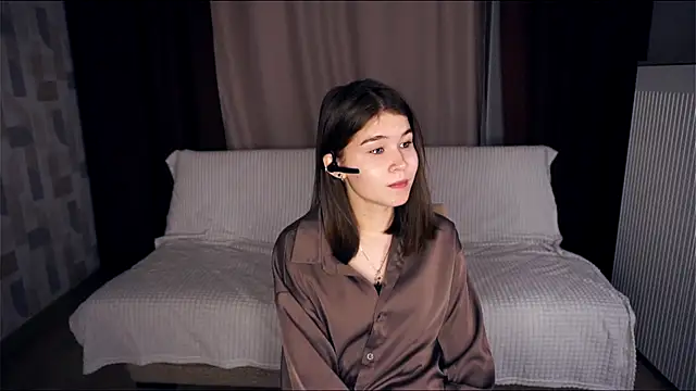 Snapshot of ZulaRattan chatting on December 5, 2025, 7:01 pm ZulaRattan online show from December 5, 2025, 7:01 pm