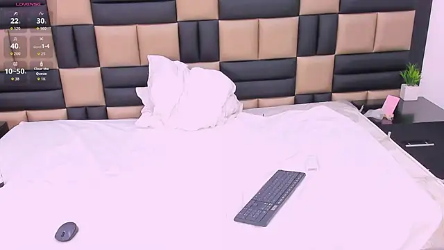 Snapshot of JessicaBosch chatting on December 13, 2025, 8:04 pm JessicaBosch online show from December 13, 2025, 8:04 pm