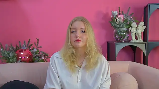 Snapshot of EmilyEvanse chatting on December 2, 2025, 6:15 am EmilyEvanse online show from December 2, 2025, 6:15 am