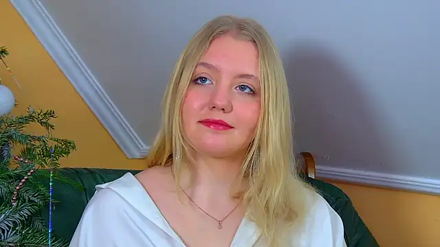 Snapshot of EmilyEvanse chatting on December 14, 2025, 8:09 am EmilyEvanse online show from December 14, 2025, 8:09 am