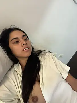 Snapshot of Miia_moonn chatting on January 8, 2026, 12:33 pm Miia moonn online show from January 8, 2026, 12:33 pm