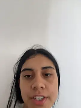 Snapshot of Miia_moonn chatting on February 7, 2026, 1:08 pm Miia moonn online show from February 7, 2026, 1:08 pm