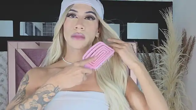 megan lenon online show from February 4, 2026, 8:04 pm