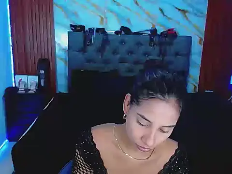 Snapshot of Meryandcris chatting on December 3, 2025, 1:32 pm Meryandcris online show from December 3, 2025, 1:32 pm