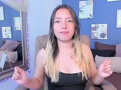 Snapshot of SophieMillan1 chatting on December 16, 2025, 3:38 pm SophieMillan1 online show from December 16, 2025, 3:38 pm