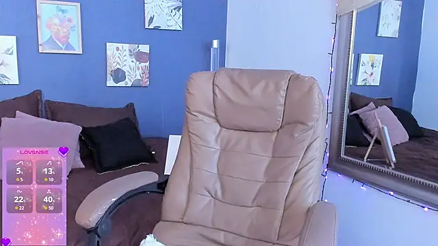 Snapshot of SophieMillan1 chatting on November 28, 2025, 2:17 pm SophieMillan1 online show from November 28, 2025, 2:17 pm