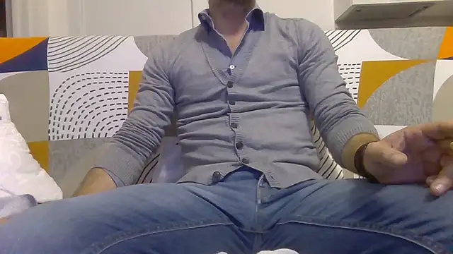 Snapshot of Eroshotlicker chatting on December 15, 2025, 9:31 pm Eroshotlicker online show from December 15, 2025, 9:31 pm