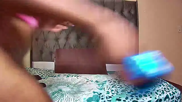 SavageHoney online show from December 20, 2025, 3:37 pm