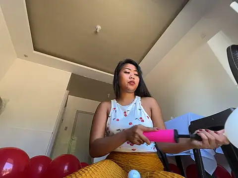 Snapshot of Juliet_official_pro chatting on July 20, 2026, 1:57 am Juliet official pro online show from July 20, 2026, 1:57 am