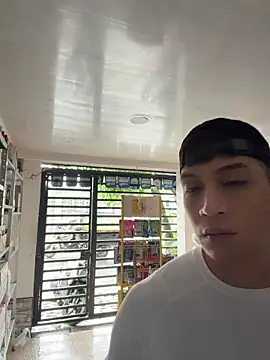 Snapshot of OliverWest04 chatting on July 2, 2026, 7:31 pm OliverWest04 online show from July 2, 2026, 7:31 pm