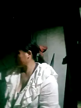 Snapshot of hey-bana chatting on December 17, 2025, 3:50 pm hey-bana online show from December 17, 2025, 3:50 pm