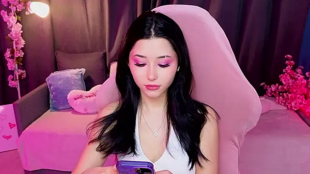 Snapshot of RedMidnight chatting on March 5, 2026, 8:49 pm RedMidnight online show from March 5, 2026, 8:49 pm