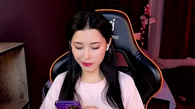 Snapshot of RedMidnight chatting on February 25, 2026, 8:30 pm RedMidnight online show from February 25, 2026, 8:30 pm