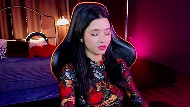 Snapshot of RedMidnight chatting on February 5, 2026, 8:48 pm RedMidnight online show from February 5, 2026, 8:48 pm