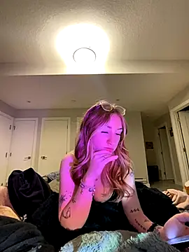 Snapshot of SienaLowel chatting on November 25, 2025, 2:12 am SienaLowel online show from November 25, 2025, 2:12 am