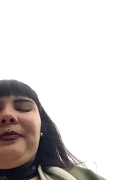 Snapshot of Yuliks_ chatting on December 2, 2025, 3:47 pm Yuliks online show from December 2, 2025, 3:47 pm