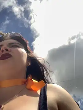 Snapshot of Yuliks_ chatting on December 3, 2025, 3:55 pm Yuliks online show from December 3, 2025, 3:55 pm