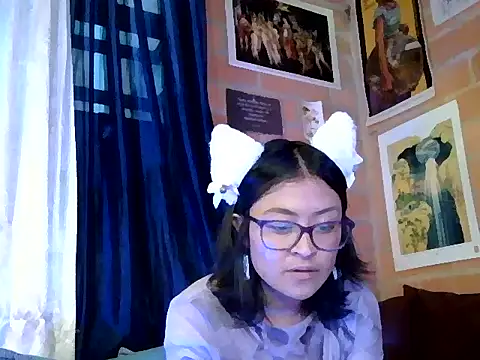 Snapshot of Winter_111 chatting on December 4, 2025, 10:31 pm Winter 111 online show from December 4, 2025, 10:31 pm