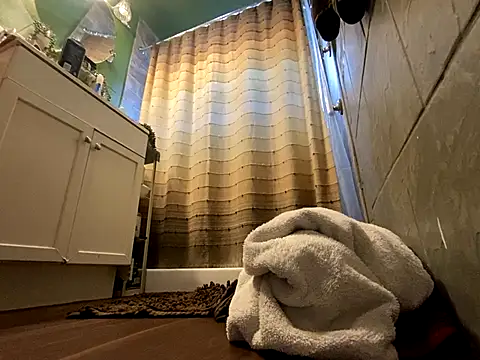 Snapshot of xxxenzo1 chatting on October 22, 2025, 12:10 am xxxenzo1 online show from October 22, 2025, 12:10 am