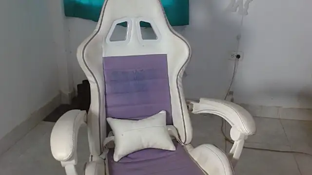 Snapshot of noath180 chatting on December 5, 2025, 5:44 pm noath180 online show from December 5, 2025, 5:44 pm