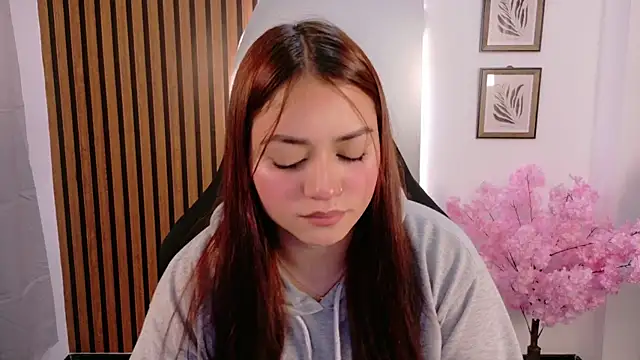 Snapshot of melany-_- chatting on December 17, 2025, 1:10 am melany- - online show from December 17, 2025, 1:10 am