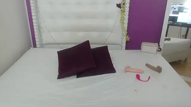 Snapshot of naughty_bigass_18 chatting on December 16, 2025, 3:33 am naughty bigass 18 online show from December 16, 2025, 3:33 am