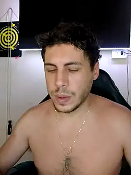 gonzalito222 online show from February 3, 2026, 8:47 pm