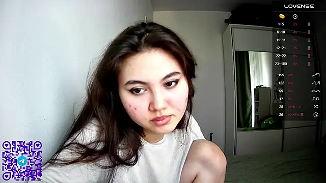 ArianeRandy online show from June 4, 2026, 3:06 pm
