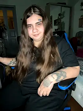 Snapshot of MariasV chatting on December 4, 2025, 4:17 pm MariasV online show from December 4, 2025, 4:17 pm