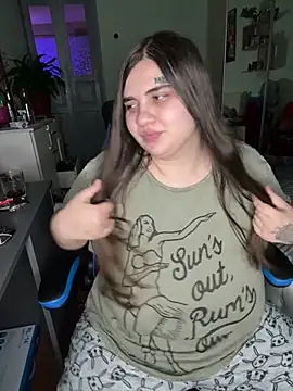 Snapshot of MariasV chatting on December 13, 2025, 8:04 pm MariasV online show from December 13, 2025, 8:04 pm