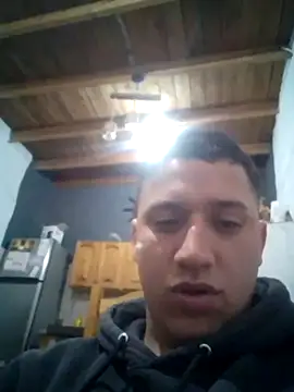 Snapshot of Alvarezz0202 chatting on May 25, 2026, 3:50 am Alvarezz0202 online show from May 25, 2026, 3:50 am
