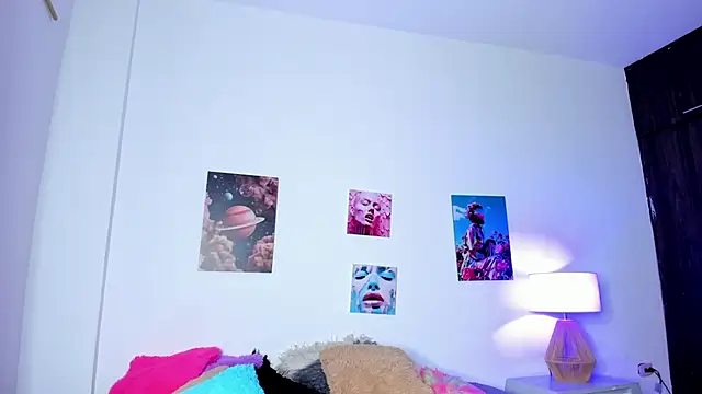 camila hott69  online show from February 27, 2026, 3:07 am