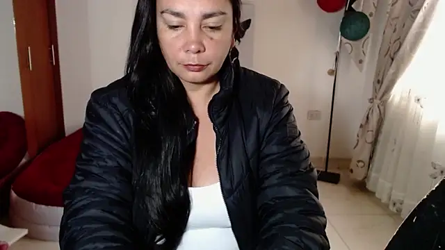 Snapshot of vivian-milf chatting on December 2, 2025, 1:13 pm vivian-milf online show from December 2, 2025, 1:13 pm