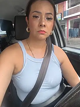 Snapshot of Karla_Ferrer_x chatting on July 17, 2026, 5:32 pm Karla Ferrer x online show from July 17, 2026, 5:32 pm