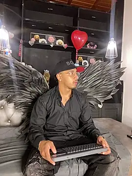 Snapshot of Brand_Collins chatting on February 14, 2026, 1:00 pm Brand Collins online show from February 14, 2026, 1:00 pm