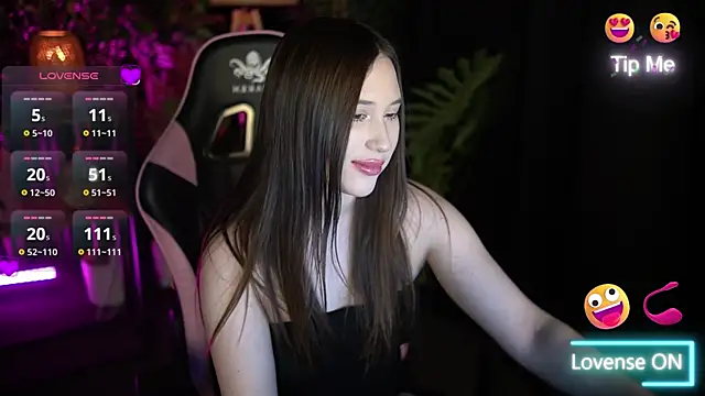 Snapshot of SoffiRay chatting on December 4, 2025, 3:11 pm SoffiRay online show from December 4, 2025, 3:11 pm