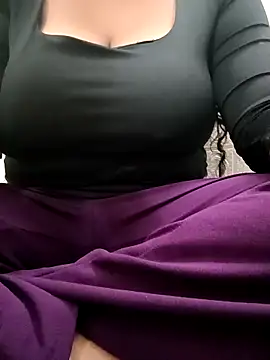 Snapshot of KomalRanii1 chatting on December 1, 2025, 7:59 pm KomalRanii1 online show from December 1, 2025, 7:59 pm