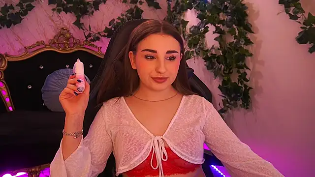 Snapshot of NaomiBaae chatting on December 4, 2025, 2:27 pm NaomiBaae online show from December 4, 2025, 2:27 pm