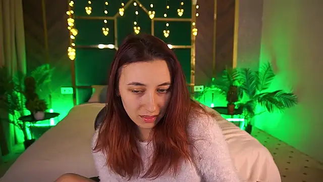 Snapshot of RoxieRay chatting on March 18, 2026, 1:46 pm RoxieRay online show from March 18, 2026, 1:46 pm