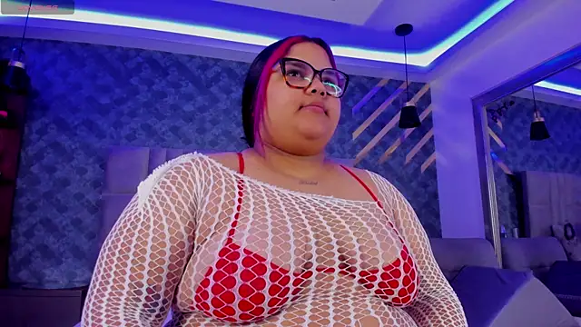 Snapshot of AlyzzandreRouge chatting on December 4, 2025, 11:42 am AlyzzandreRouge online show from December 4, 2025, 11:42 am