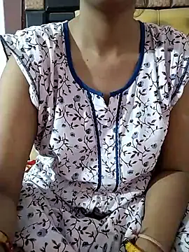 Snapshot of RASHMI_SHARMA9 chatting on May 13, 2026, 6:15 pm RASHMI SHARMA9 online show from May 13, 2026, 6:15 pm
