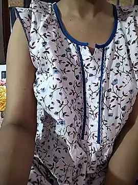 Snapshot of RASHMI_SHARMA9 chatting on May 20, 2026, 6:05 pm RASHMI SHARMA9 online show from May 20, 2026, 6:05 pm