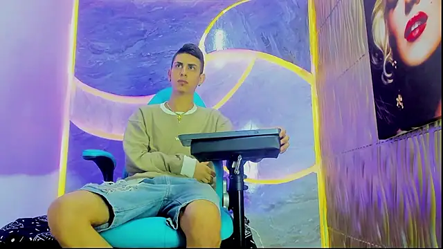 twink scott  online show from February 3, 2026, 5:16 am